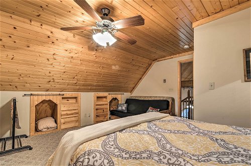 Foto 22 - Rustic Cabin in the Woods: 6 Mi to Snowshoe Resort
