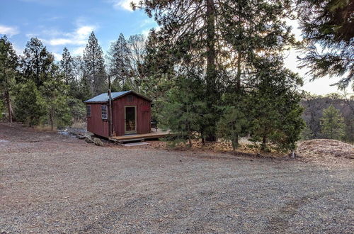 Photo 7 - Creekside Cabin 8 Mi to Kings Canyon National Park