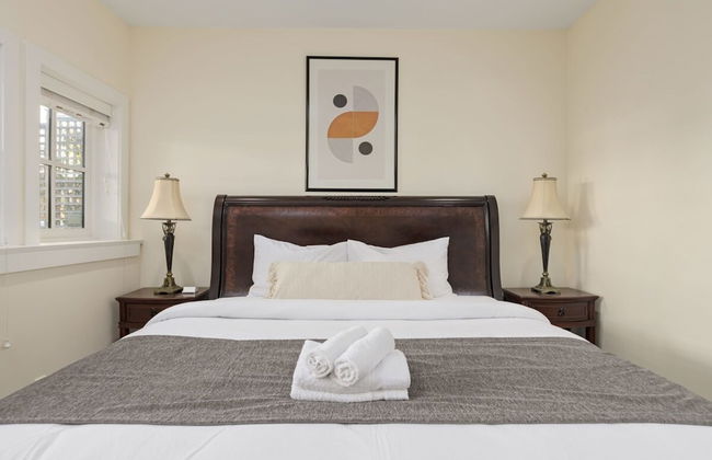 Stunning 3 Bedroom Secondary Suite N Van - Foto 36