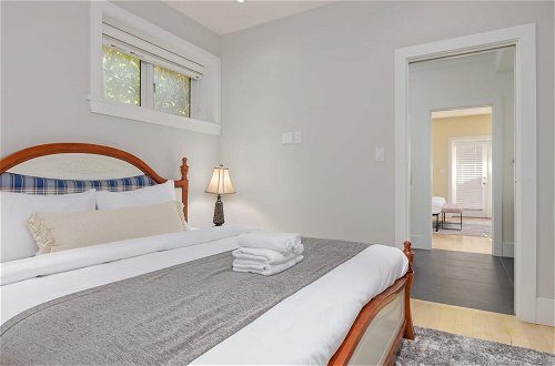 Photo 50 - Stunning 3 Bedroom Secondary Suite N Van