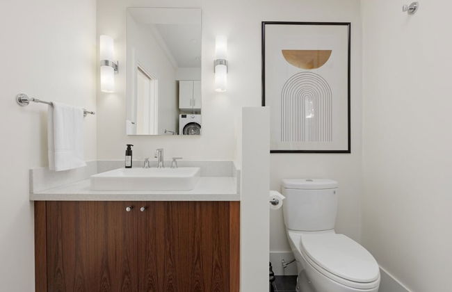 Stunning 3 Bedroom Secondary Suite N Van - Foto 30
