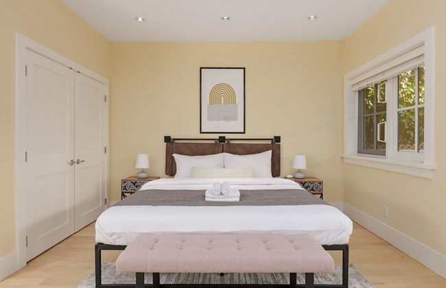 Stunning 3 Bedroom Secondary Suite N Van - Foto 26