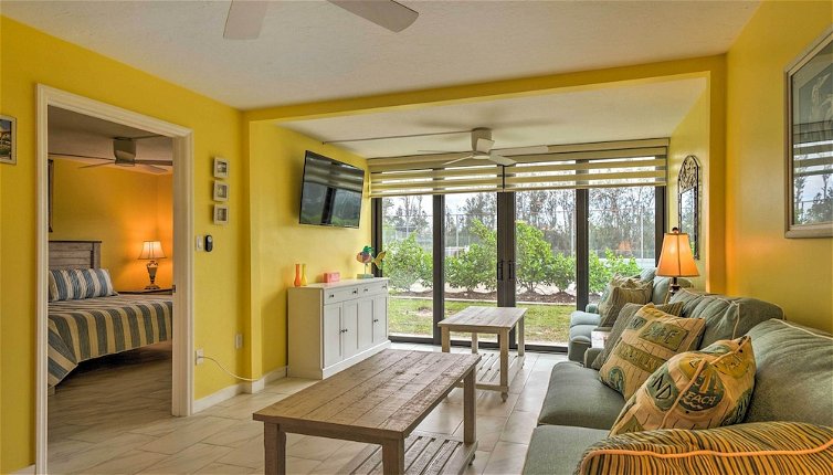 Foto 1 - Cheery Condo With Pool Access: 3 Miles to Beach