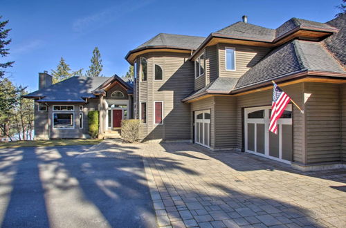 Foto 8 - Luxurious Liberty Lake Hideaway w/ Hot Tub