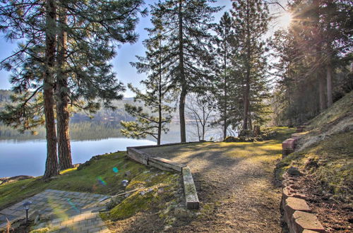 Photo 25 - Luxurious Liberty Lake Hideaway w/ Hot Tub