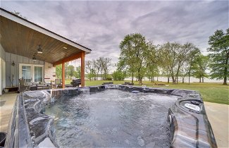 Foto 1 - Beautiful Lake House w/ Hot Tub & Shared Dock