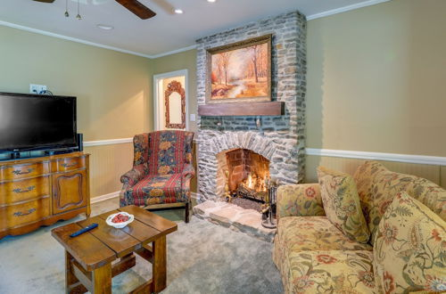 Photo 5 - Charming New Bern Cottage w/ Grill & Fire Pit