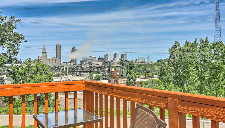 Foto 1 - Central Cleveland Gem w/ Direct Skyline View