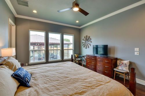 Photo 21 - Gorgeous Granbury Lake House w/ Hot Tub & Dock