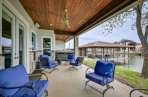 Photo 30 - Gorgeous Granbury Lake House w/ Hot Tub & Dock