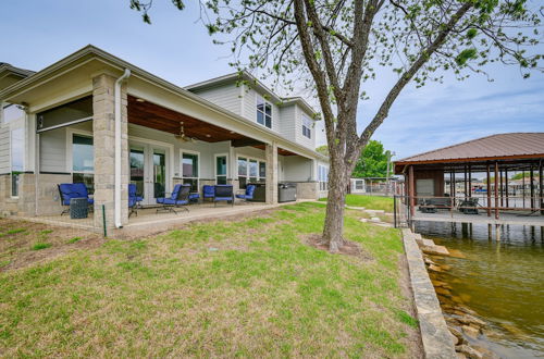 Photo 23 - Gorgeous Granbury Lake House w/ Hot Tub & Dock