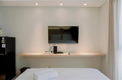 Foto 3 - Homey And Warm Studio Amazana Serpong Apartment