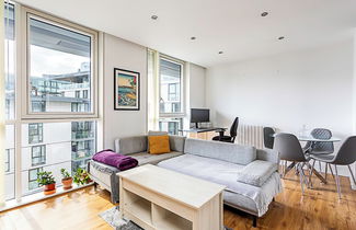 Photo 1 - City-close 1-bed Apartment Near Tower Hill