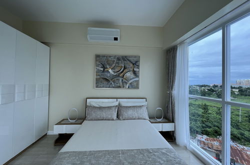 Photo 3 - Spacious Oceanview Corner Suite Brand New