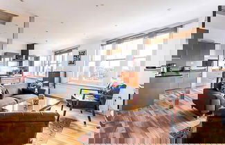 Foto 1 - Contemporary Open Plan Penthouse