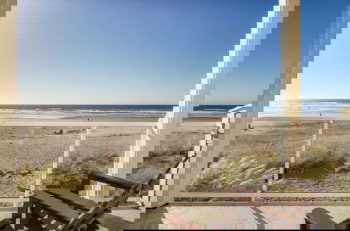Foto 25 - Moonlight by Avantstay Modern Home w/ Views & Direct Access to Rockaway Beach