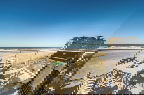 Foto 1 - Moonlight by Avantstay Modern Home w/ Views & Direct Access to Rockaway Beach
