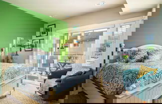 Foto 3 - Moonlight by Avantstay Modern Home w/ Views & Direct Access to Rockaway Beach