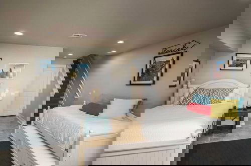 Foto 5 - Moonlight by Avantstay Modern Home w/ Views & Direct Access to Rockaway Beach