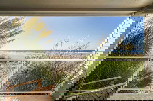 Foto 24 - Moonlight by Avantstay Modern Home w/ Views & Direct Access to Rockaway Beach