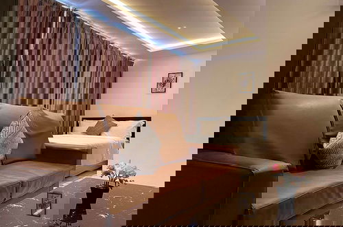 Photo 1 - Luxurious 1 Bedroom Apartment with Pool