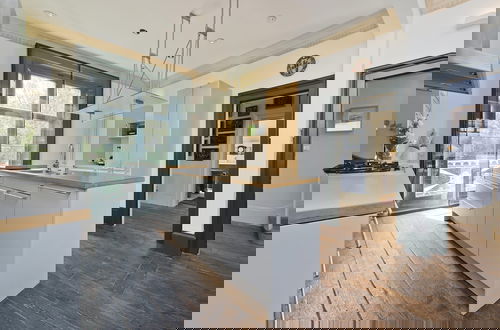 Foto 3 - Long Stay Discounts - 5 Bed Home Maida Vale