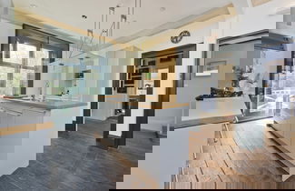 Foto 3 - Long Stay Discounts - 5 Bed Home Maida Vale