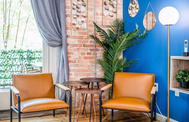 100 Year-old Historic Brick 2BR Loft Large Patio2 - Foto 26