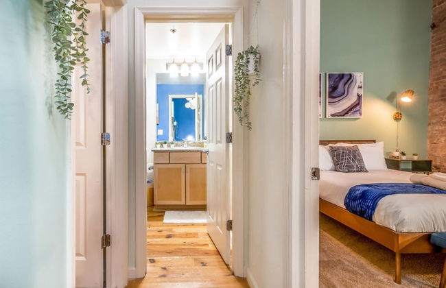 100 Year-old Historic Brick 2BR Loft Large Patio2 - Foto 4