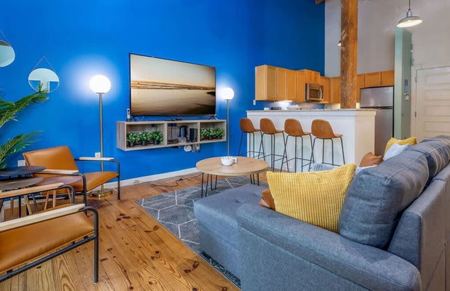 100 Year-old Historic Brick 2BR Loft Large Patio2 - Foto 23