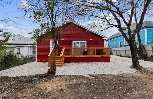 Inviting 4BR 2 5BA Downtown Home With Ample Space - Foto 25