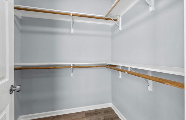 Inviting 4BR 2 5BA Downtown Home With Ample Space - Foto 17