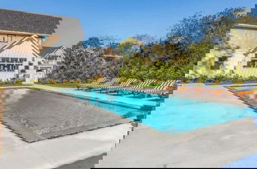 Foto 4 - Sandpoint by Rove Travel Modern 5BR w Pool