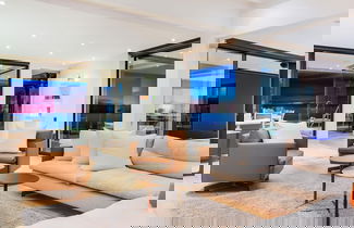 Foto 1 - Spectacular Holiday Villa w Private Pool Gym Prima Views