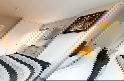 Foto 6 - Beautiful Two Bedroom Abode Near Baker Street