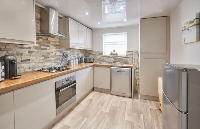 Host Stay Huntcliffe Ruby - Photo 2