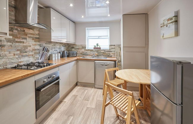 Host Stay Huntcliffe Ruby - Photo 8