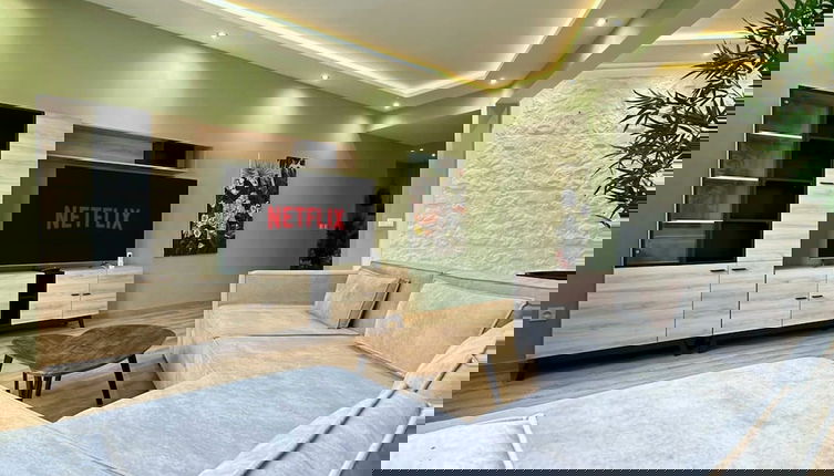Foto 1 - The Tropical Luxury 2BR City Centre Retreat
