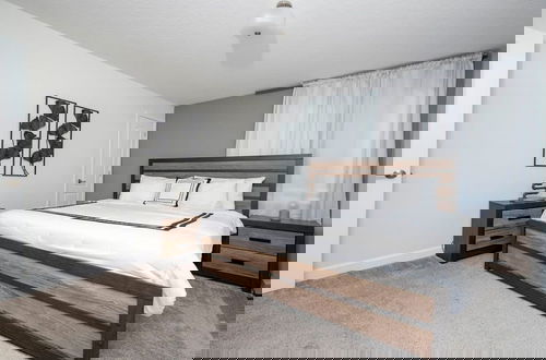 Foto 36 - Cozy Getaways - Spacious Ideal Location