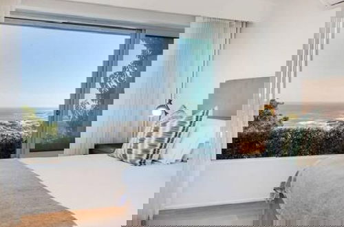 Foto 6 - Modern Seaside Apartment w Incredible Views Lillamton