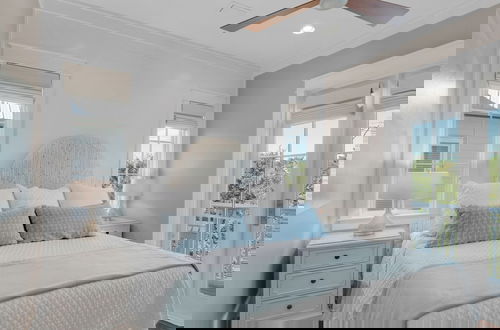 Foto 15 - Stunning Luxury Beach Home: Gulf Views, Large Private Pool, Free Beach Setup!