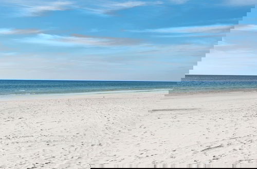 Foto 52 - Spacious Home: 5br/4.5ba, Sleeps 12, Beach Access, Cool Covered Back Porch!