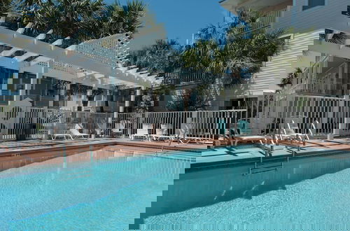 Foto 29 - 2 Minutes to Beach & Next to Pool - Free Beach Setup, Sleeps 12