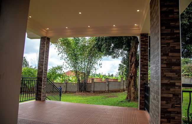 Malachite Apartments - Photo 22