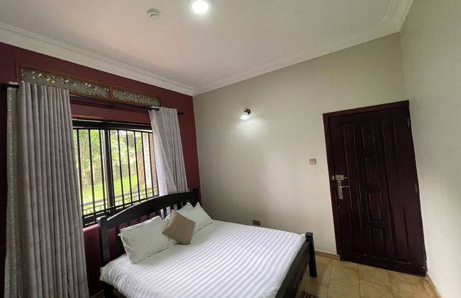 Malachite Apartments - Photo 2