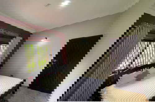 Photo 2 - Malachite Apartments