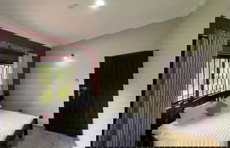 Photo 2 - Malachite Apartments