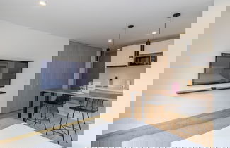 Photo 3 - w Splendid Loft in Santa Ana