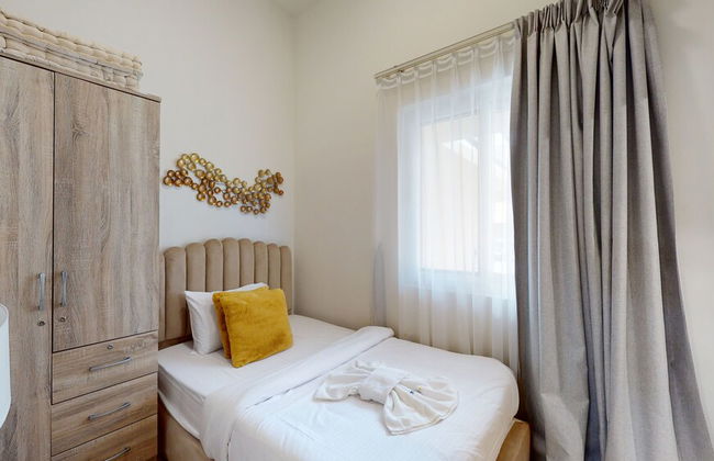 Primestay -3br Villa With Private Garden - Photo 8