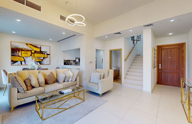 Primestay -3br Villa With Private Garden - Photo 10